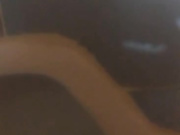 牛人小妹暗藏录像机进入国内某大型温泉洗浴中心女士更衣淋浴间拍摄内部春色好多妹子入镜