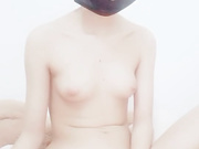 逼逼无毛苗条身材还挺嫩的妹子 床上全裸振动棒插入自己玩逼逼 很是诱惑喜欢不要错过