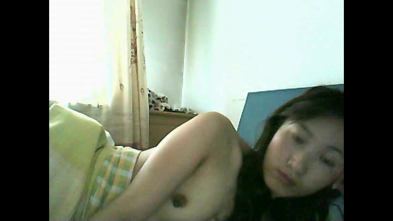 珍藏—电脑肉鸡偷开摄像头远程私密录象第22部，露脸夫妻做爱口交换衣,真实性生活大曝光