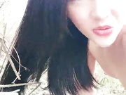 红衣少妇驾车户外野外草地和炮友啪啪 脱掉衣服地上后入骑乘抽插非常诱人