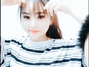 真大胆-2位直播男带着胸大性感的美女体验刺激在别人家走廊里扒光美女衣服各种抽插,一个干一个在拍摄