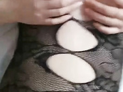 土豪小胖哥高价约啪女神级性感无毛外围女酒店啪啪,开档黑丝大长腿,操完又操,搞得美女受不了说：逼火辣辣的痛!