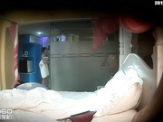 长的挺帅的小伙子和自己女朋友开房打炮 工作干了两炮 女主叫的很动听