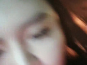 真大胆-时尚性感大美女和闺蜜到理发店做造型时故意掀开裙子露出逼逼勾引理发师,最后家中一起群交啪啪,国语!