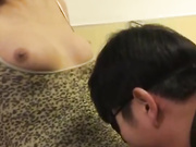 豹纹美妖TS江美琳 调教贱狗大学生，来吃妈妈的口水舔妈妈的鸡巴 啊贱奴 妈妈的脚好吃吗 啪又被妈妈打