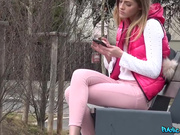 大神手持摄像机户外搭讪长椅上休息的素人金发美眉用金钱交易桥洞下啪啪啪内射这美穴看了就想搞1080P超清~1