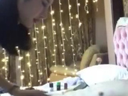 高颜值中分TS馨曼小姐 性感的身材大鸡巴服务客人，为客人舔鸡巴龟头奶头 舒服得要命呀  好爽呀，我要射给你 宝