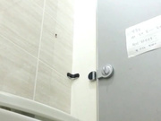 美女如云坐厕偸拍一位接一位的年轻气质美眉嘘嘘水声清脆各种类型的都有大屁股阴唇夹着白色分泌物有点诱人