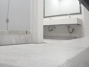 最新流出办公楼厕拍系列 漂亮的妹子尿尿前先要对着镜子来几张美美的自拍