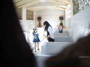 坑神家政市场双排公共女旱厕双视角偸拍络绎不绝各种年龄段的妹子方便仰视鲍鱼菊花坐你脸上的感觉超刺激