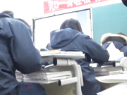 国内某高中男生TP同班女生嘘嘘