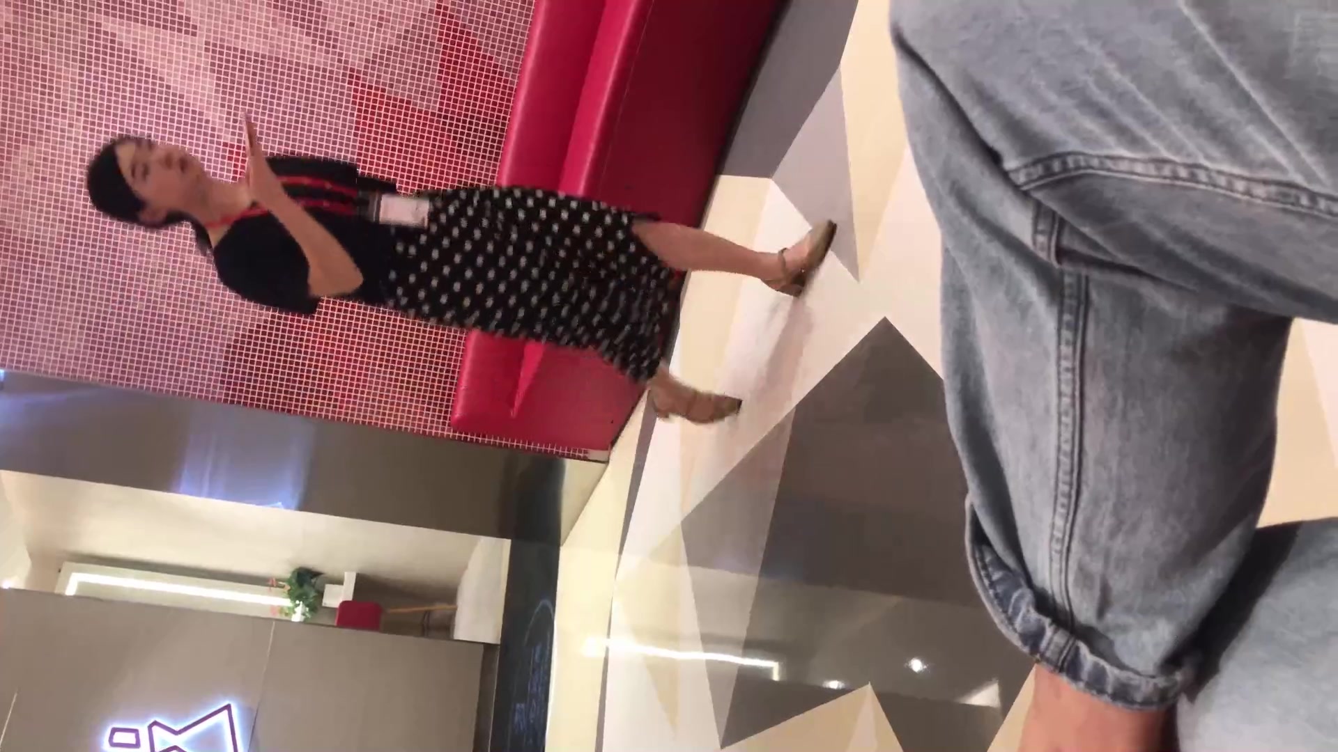 【全網首發】【國內廁拍】大神商場尾隨妹子進商場女廁偷拍，20人次，其中有幾個妹子的顏值和身材很不錯 肥嫩鮑魚看得欲火焚身～原版高清