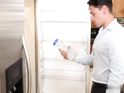 奶油人妻让你的美国白“日”梦成真