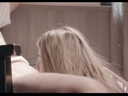 台湾清纯学生妹放学后入开房口交大鸡巴自慰