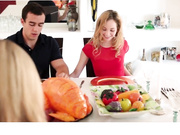 在晚餐时表示感谢时被老公朋友给操了