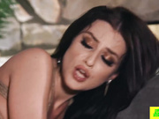 性感女神捆绑诱惑上门援交富豪被射在嘴里