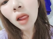 寂寞难耐的小骚货忍不住自慰