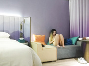 小姐姐女上位一脸痛苦这大鸡巴让她终生难忘了