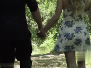 大学恋人享受彼此的身体