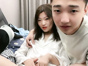 圆圆与多多大屌男手指抽插小穴玩弄的高潮不断