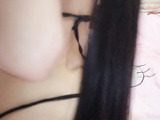 少女提臀展示小粉穴菊花流水似箭