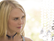 要求顺从的女友和两个黑人男子做爱用于还债