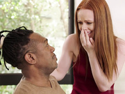 『中文字幕』体验机车带来的快感后展示了她狂野的一面