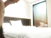 流浪寻花重金足浴店忽悠26岁小姐姐酒店开房