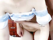 白丝情趣诱惑给小哥撸着鸡巴亲小嘴扛着腿抽插