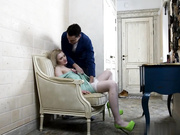 青少年恋人办公室玩弄性爱打桩高潮呻吟