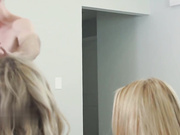 索菲亚诱惑继兄弟的女友薇薇安上位坐插